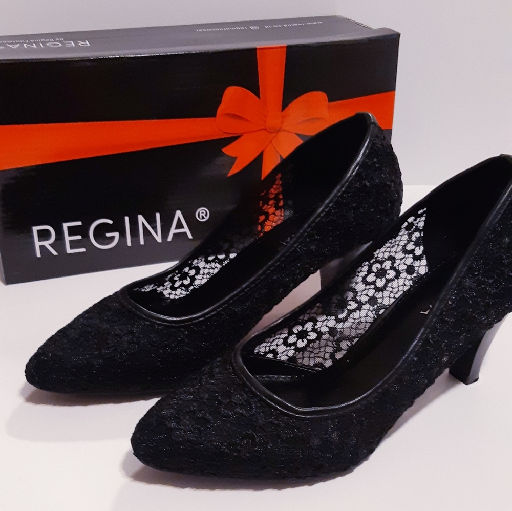 Lace pumps 2.5"